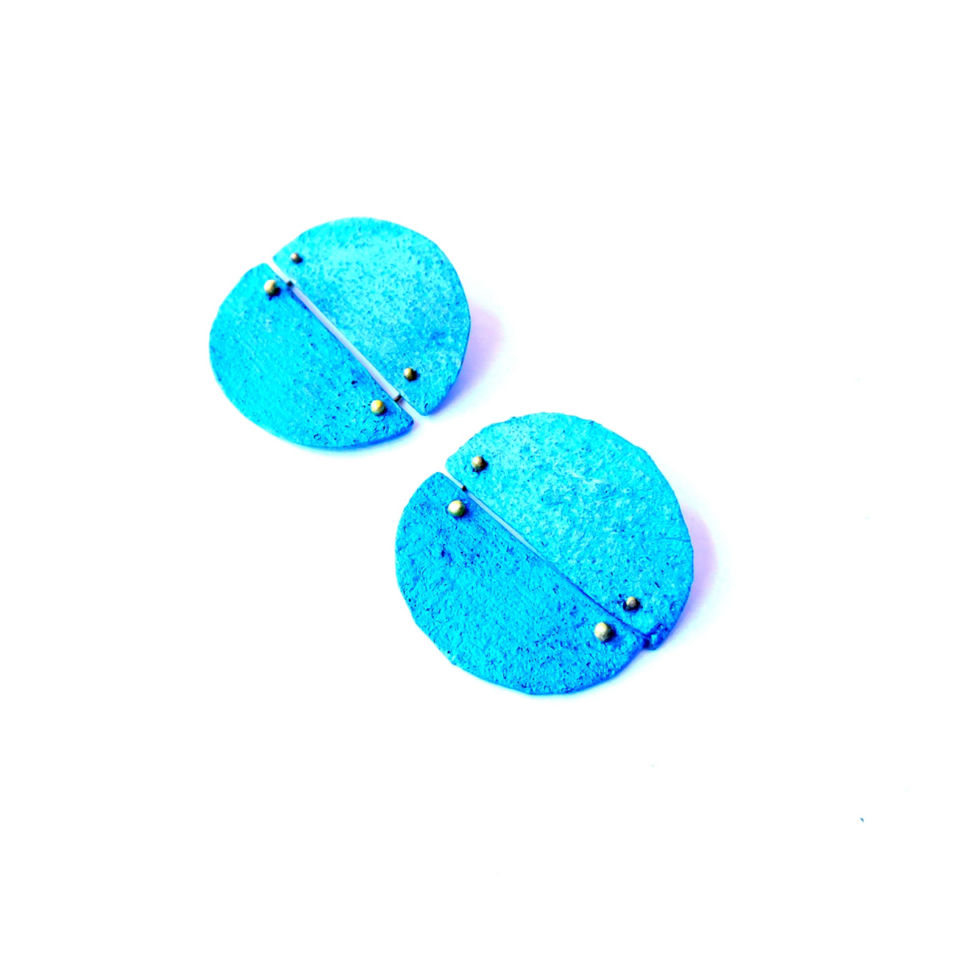 Dora-Haralambaki--earrings-e2025-aqua-blue