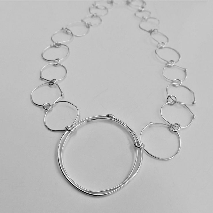 dora-haralambaki-sn620-chains