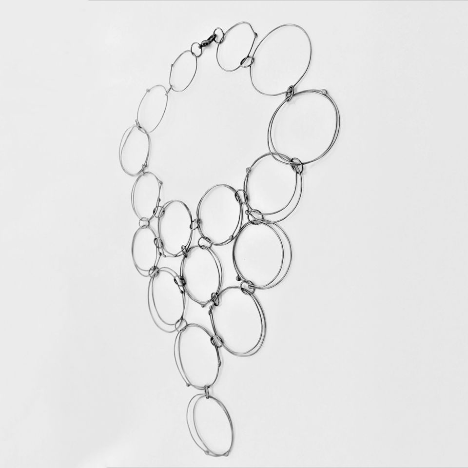 dora-haralambaki-sn945-chains