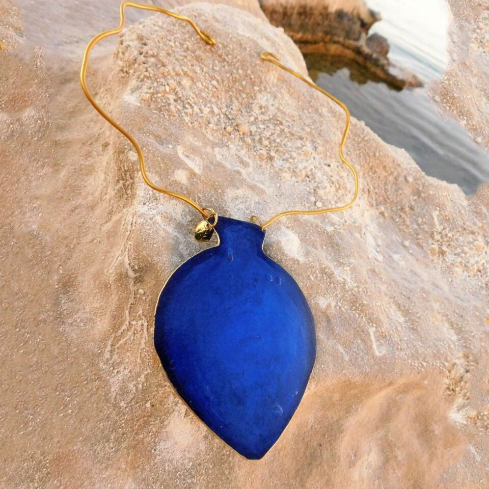 Dora-Haralambaki-Bronze-necklace,-handpainted-with-acrylic-pigments-AN1